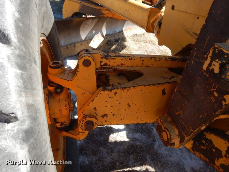 image for item HF9389 1988 John Deere 770BH  motor grader