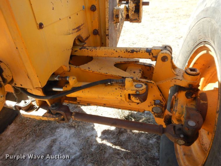 image for item HF9389 1988 John Deere 770BH  motor grader