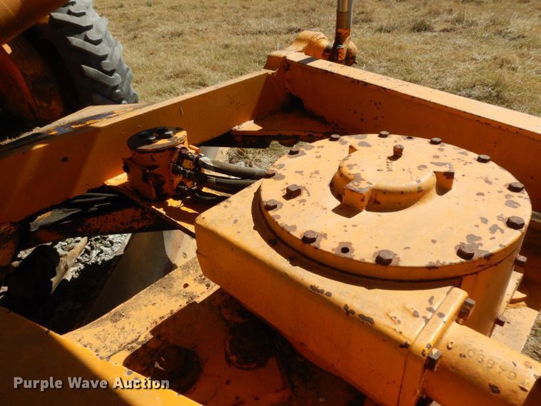 image for item HF9389 1988 John Deere 770BH  motor grader