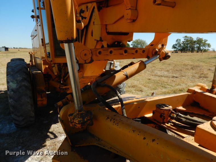 image for item HF9389 1988 John Deere 770BH  motor grader