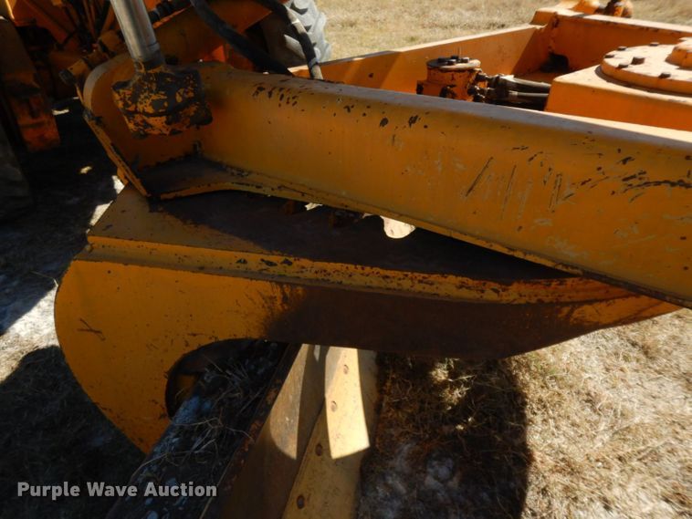 image for item HF9389 1988 John Deere 770BH  motor grader