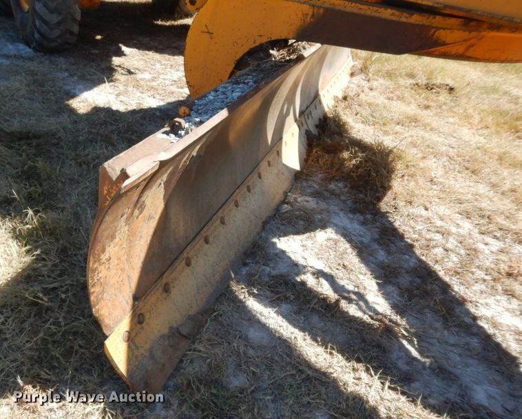 image for item HF9389 1988 John Deere 770BH  motor grader