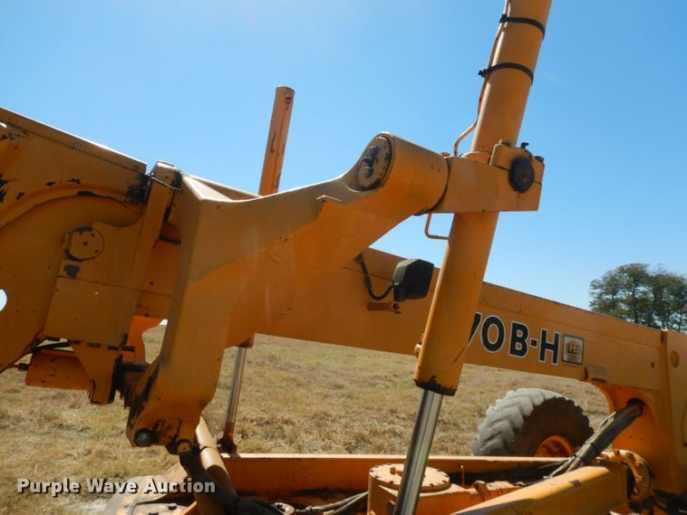 image for item HF9389 1988 John Deere 770BH  motor grader