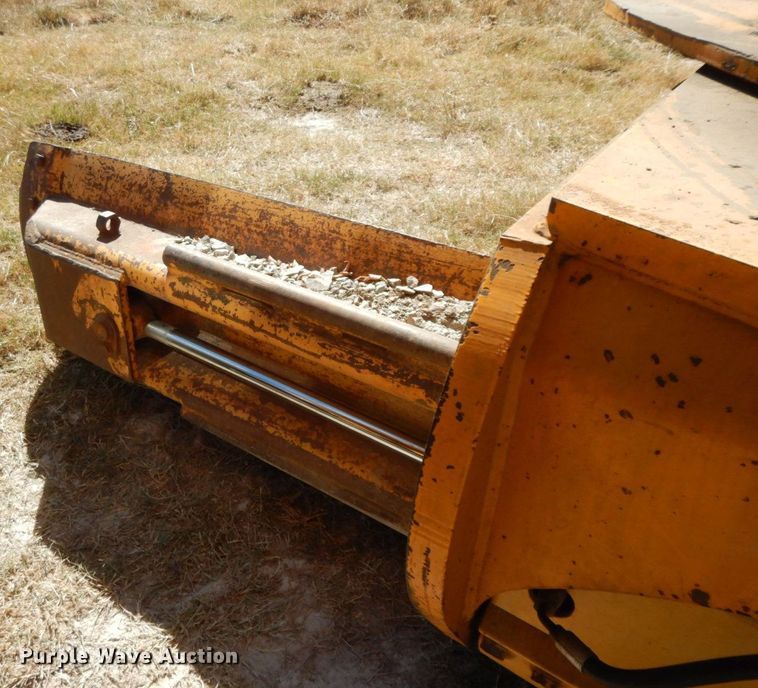 image for item HF9389 1988 John Deere 770BH  motor grader