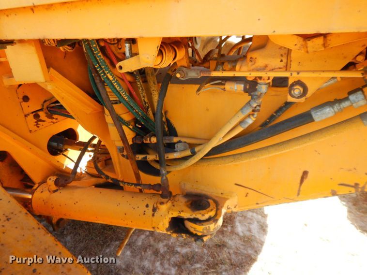 image for item HF9389 1988 John Deere 770BH  motor grader