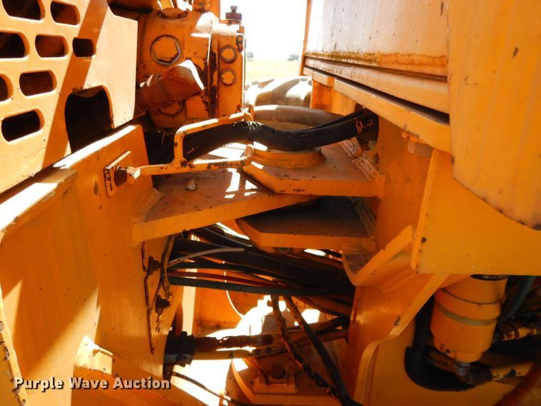 image for item HF9389 1988 John Deere 770BH  motor grader