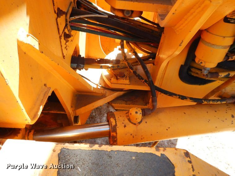 image for item HF9389 1988 John Deere 770BH  motor grader