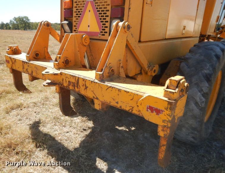 image for item HF9389 1988 John Deere 770BH  motor grader