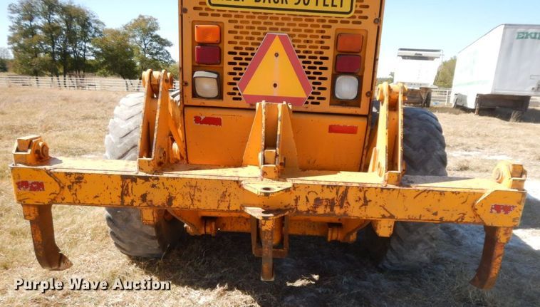 image for item HF9389 1988 John Deere 770BH  motor grader