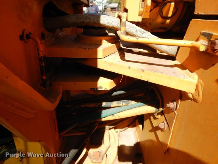 image for item HF9389 1988 John Deere 770BH  motor grader