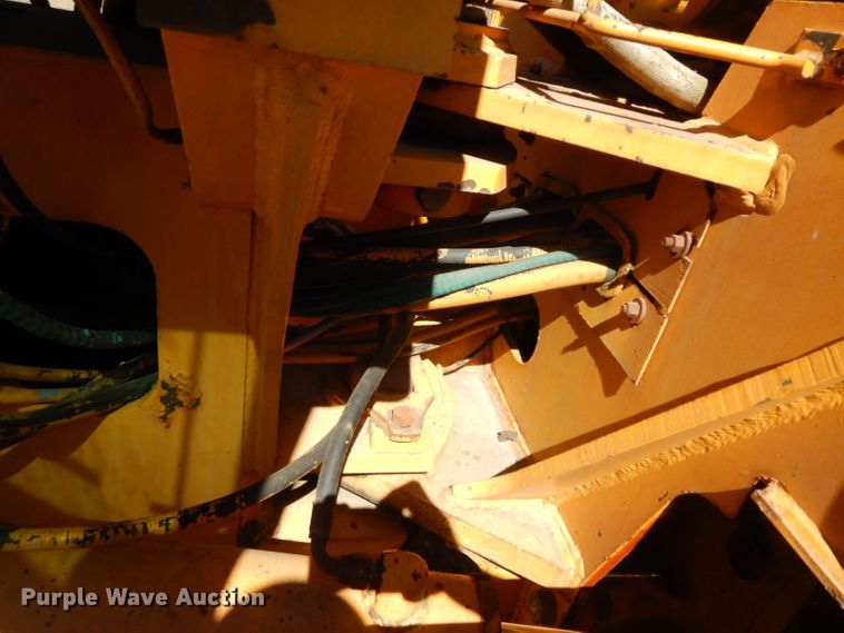 image for item HF9389 1988 John Deere 770BH  motor grader