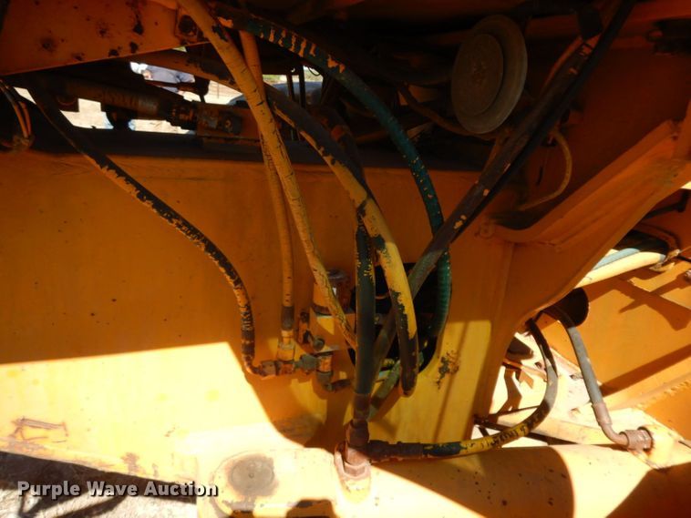 image for item HF9389 1988 John Deere 770BH  motor grader