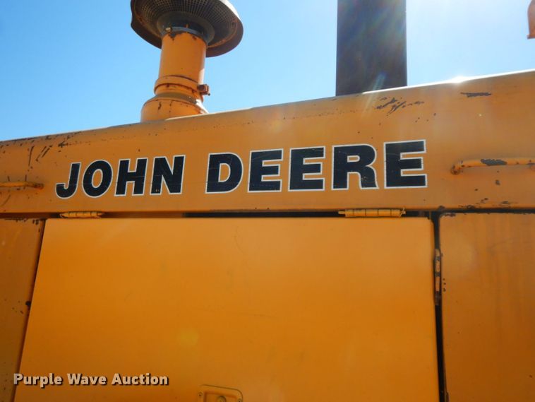 image for item HF9389 1988 John Deere 770BH  motor grader