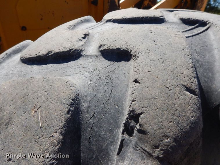 image for item HF9389 1988 John Deere 770BH  motor grader