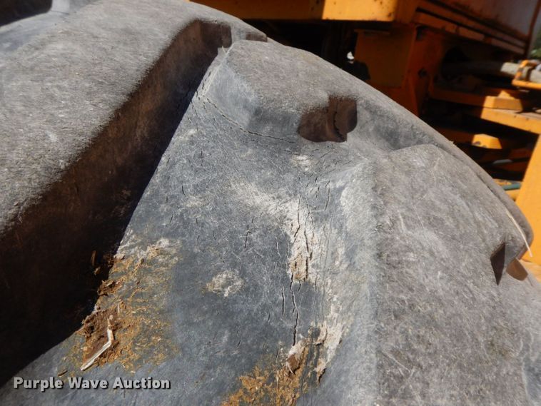 image for item HF9389 1988 John Deere 770BH  motor grader