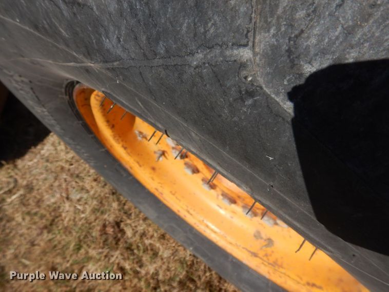 image for item HF9389 1988 John Deere 770BH  motor grader