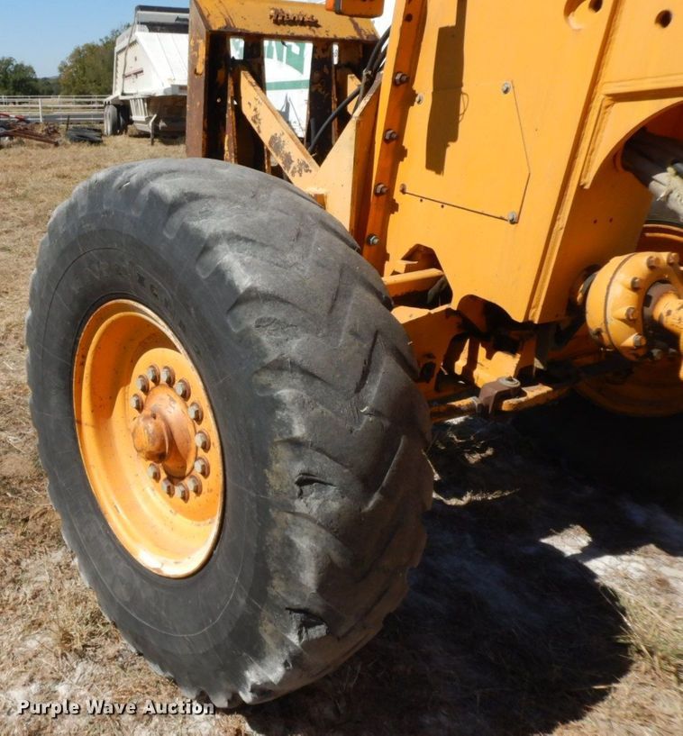 image for item HF9389 1988 John Deere 770BH  motor grader