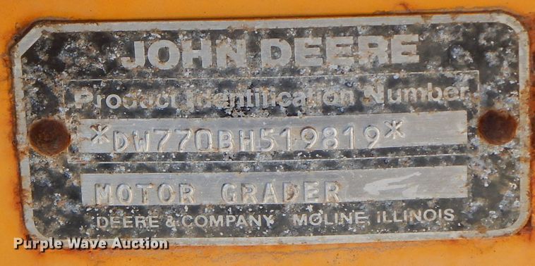 image for item HF9389 1988 John Deere 770BH  motor grader