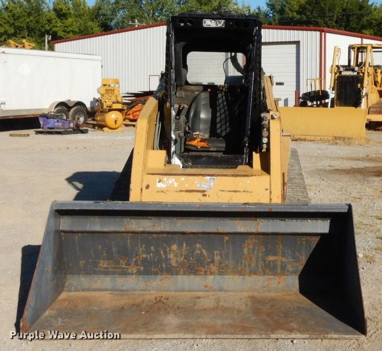 image for item HF9395 2005 ASV RC100  tracked skid steer loader