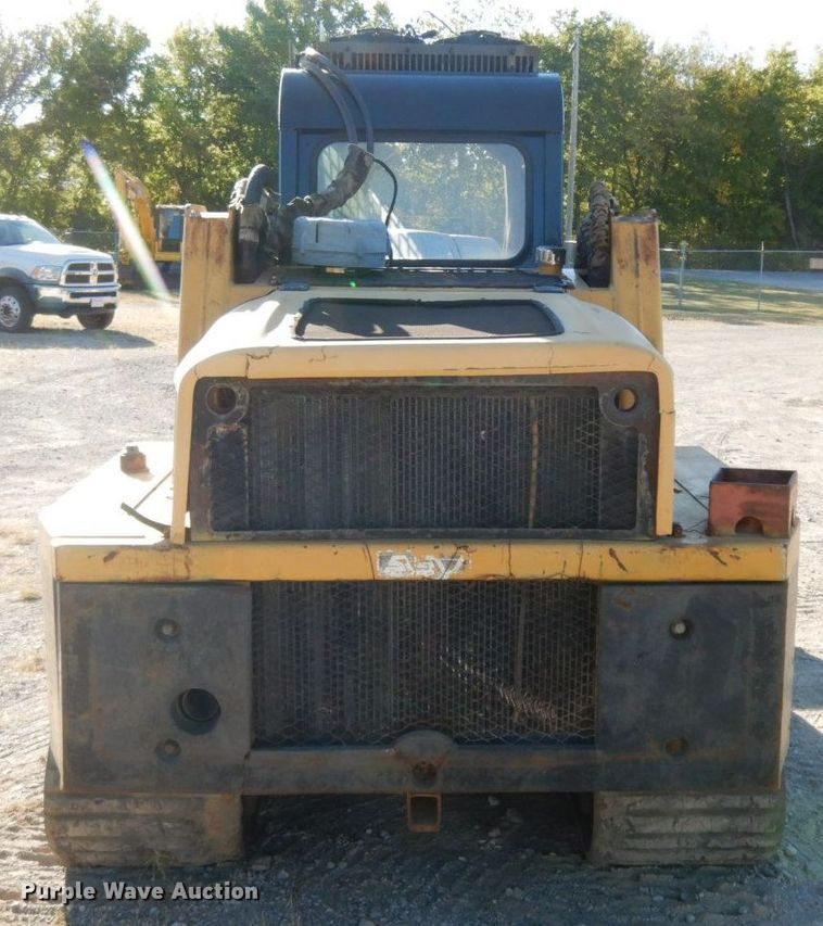 image for item HF9395 2005 ASV RC100  tracked skid steer loader