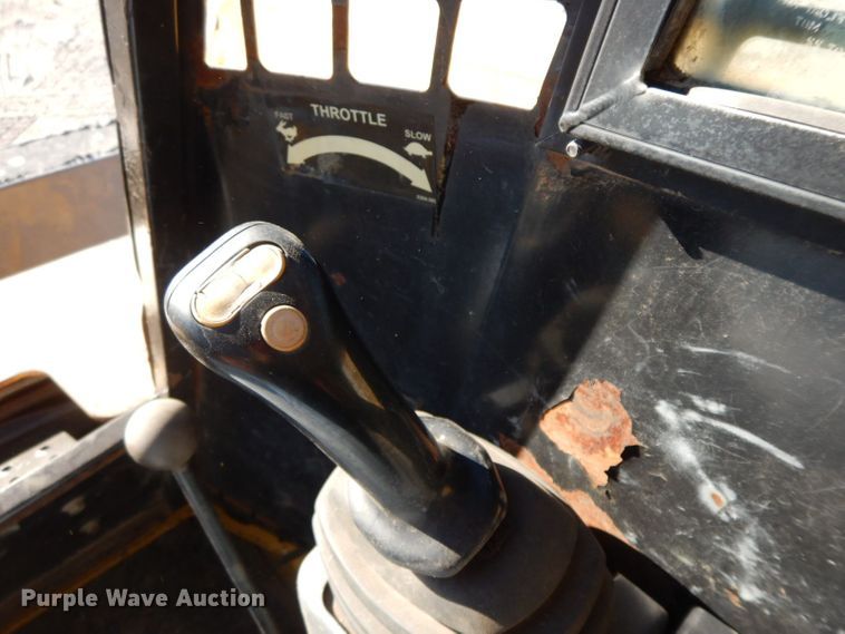 image for item HF9395 2005 ASV RC100  tracked skid steer loader