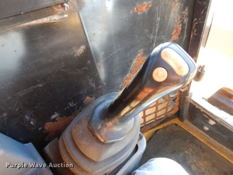 image for item HF9395 2005 ASV RC100  tracked skid steer loader