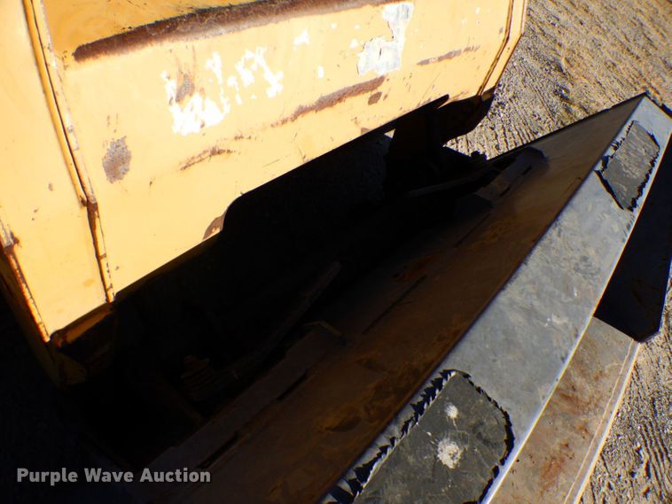 image for item HF9395 2005 ASV RC100  tracked skid steer loader