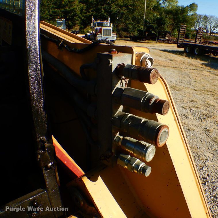 image for item HF9395 2005 ASV RC100  tracked skid steer loader