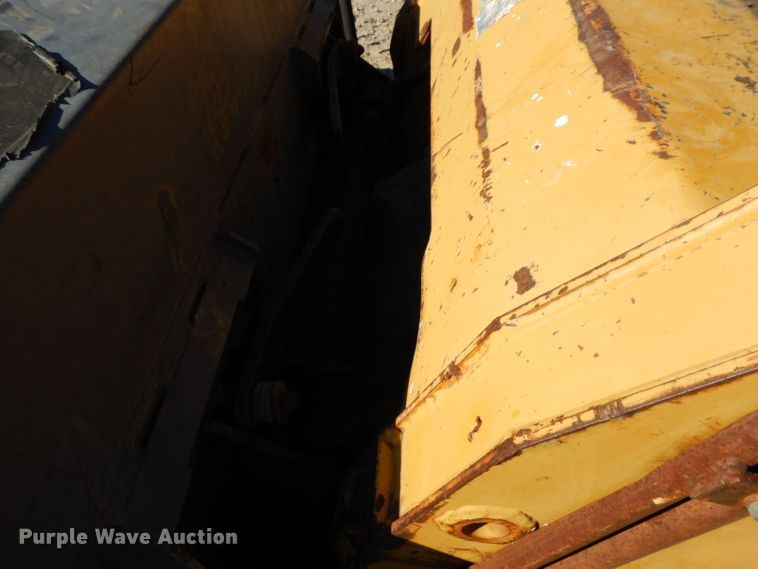 image for item HF9395 2005 ASV RC100  tracked skid steer loader