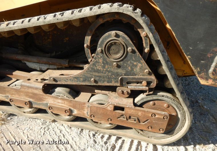 image for item HF9395 2005 ASV RC100  tracked skid steer loader