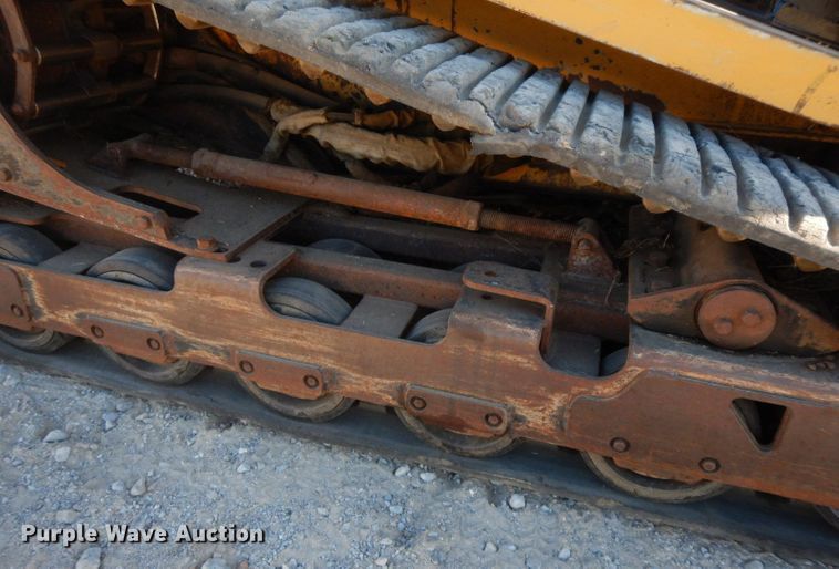 image for item HF9395 2005 ASV RC100  tracked skid steer loader