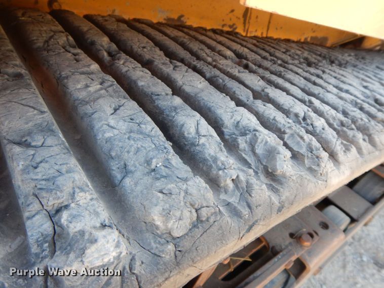 image for item HF9395 2005 ASV RC100  tracked skid steer loader