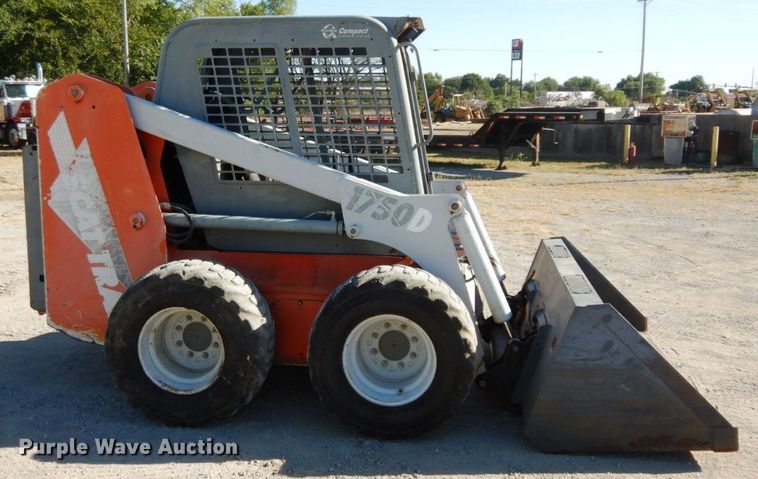 image for item HF9397 2001 Scat Track 1750D  skid steer loader