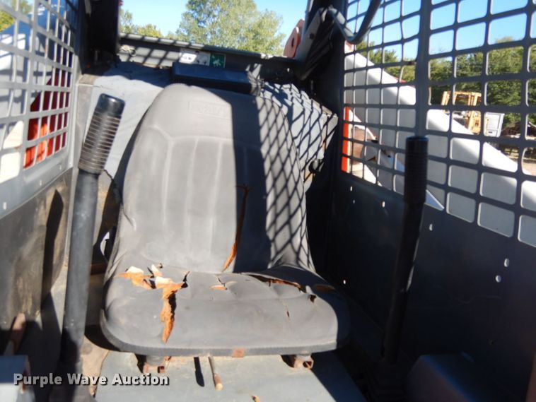 image for item HF9397 2001 Scat Track 1750D  skid steer loader