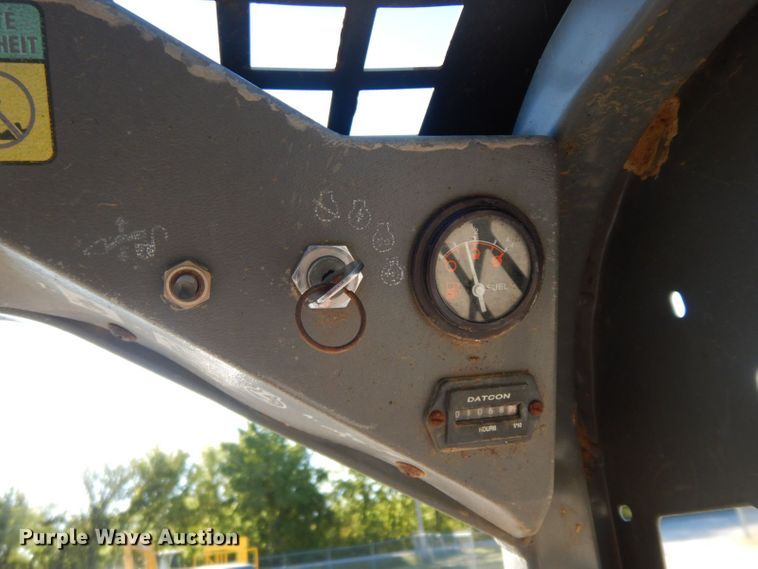 image for item HF9397 2001 Scat Track 1750D  skid steer loader