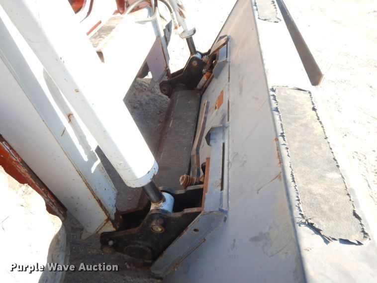 image for item HF9397 2001 Scat Track 1750D  skid steer loader