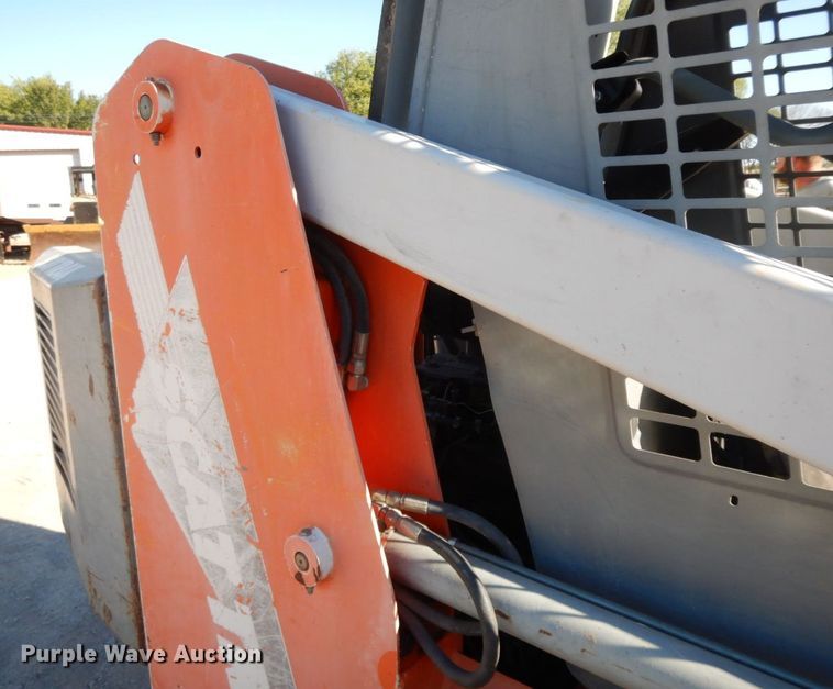 image for item HF9397 2001 Scat Track 1750D  skid steer loader