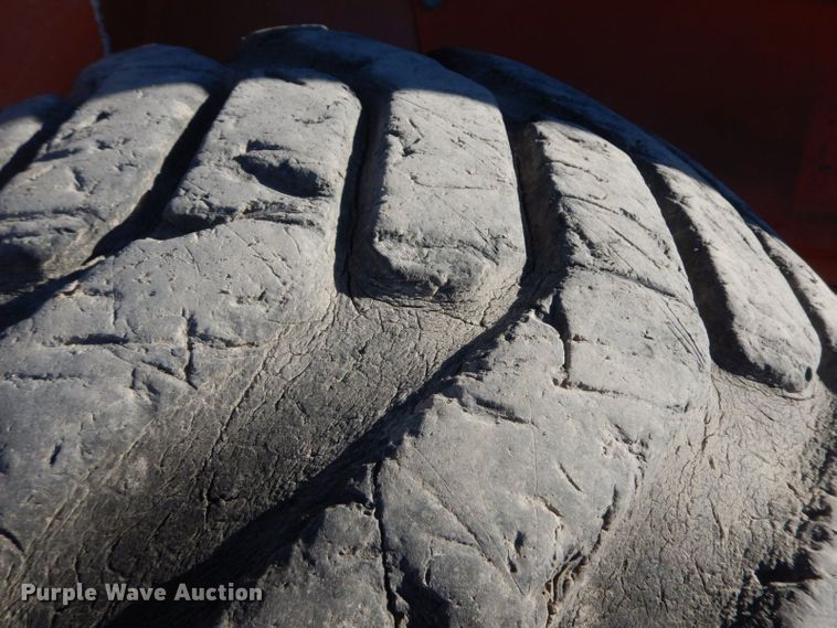 image for item HF9397 2001 Scat Track 1750D  skid steer loader