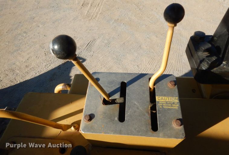 image for item HF9398 1989 Caterpillar D5H LGP  dozer