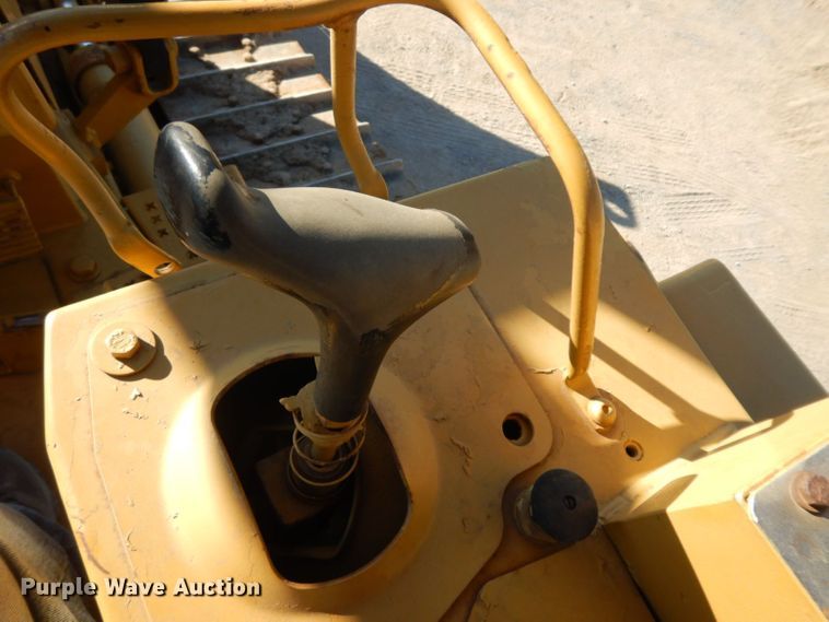 image for item HF9398 1989 Caterpillar D5H LGP  dozer