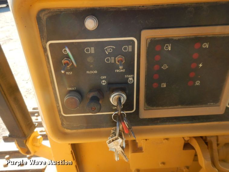 image for item HF9398 1989 Caterpillar D5H LGP  dozer