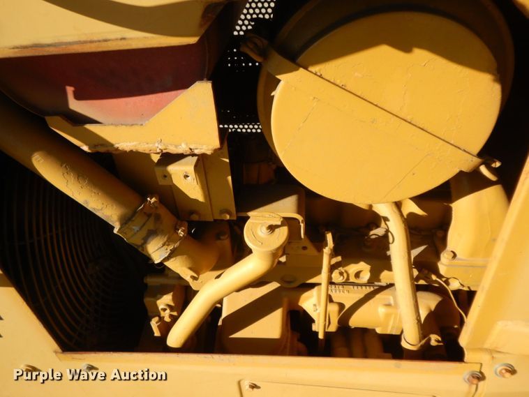 image for item HF9398 1989 Caterpillar D5H LGP  dozer