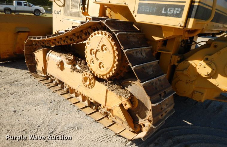 image for item HF9398 1989 Caterpillar D5H LGP  dozer