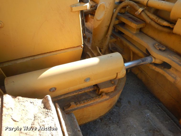 image for item HF9398 1989 Caterpillar D5H LGP  dozer
