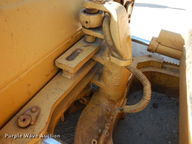 image for item HF9398 1989 Caterpillar D5H LGP  dozer