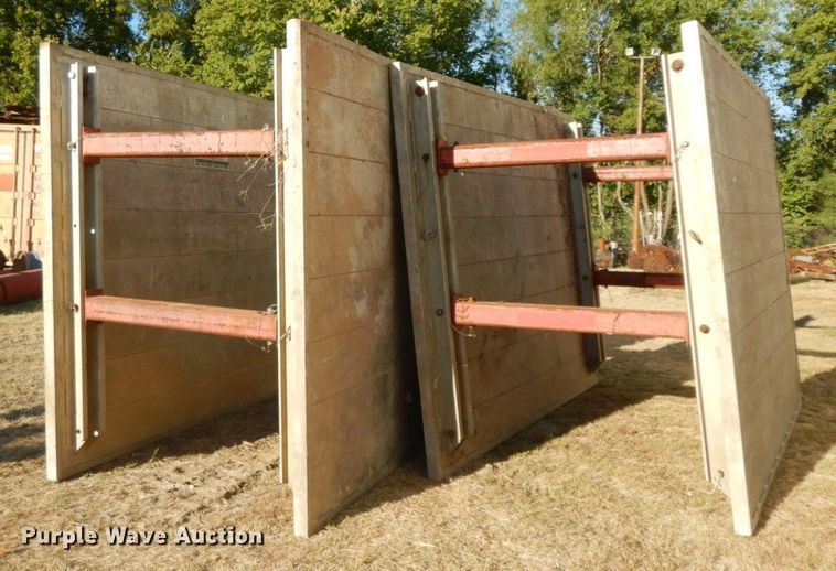 image for item HF9405 (2) Speed Shore APS-0810 trench boxes