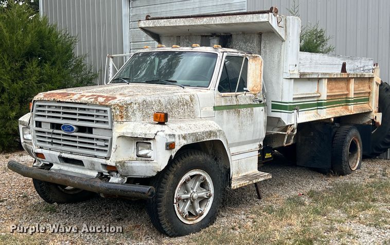 image for item HX9943 1985 Ford F600  dump truck