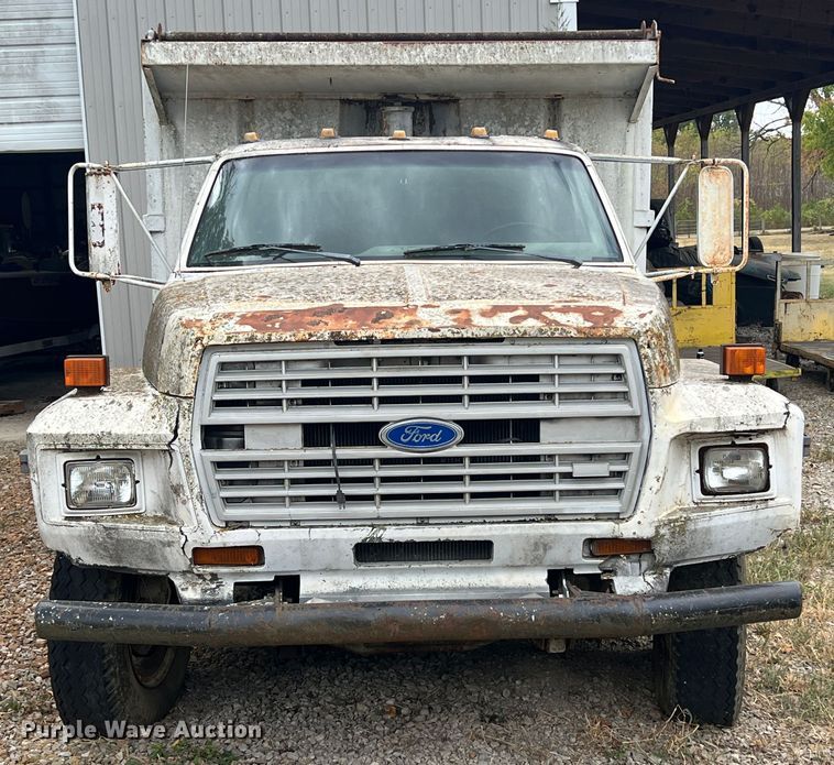 image for item HX9943 1985 Ford F600  dump truck
