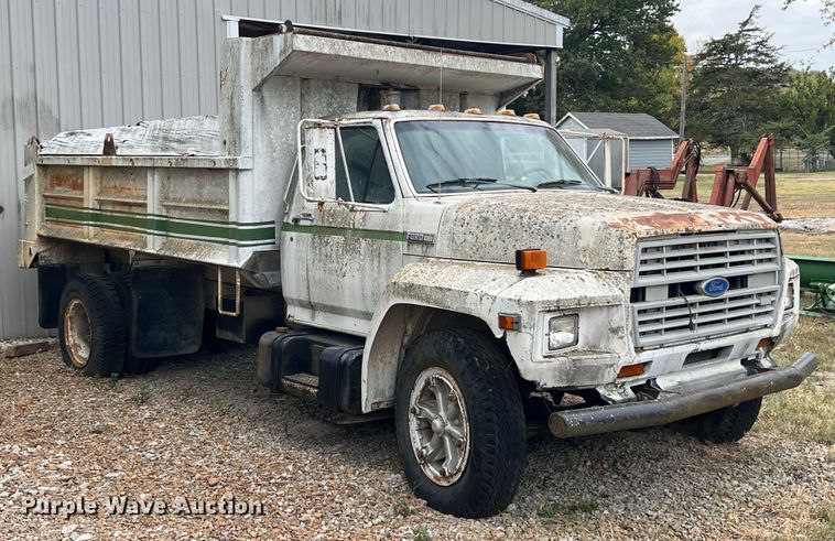 image for item HX9943 1985 Ford F600  dump truck