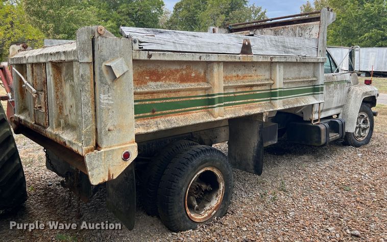 image for item HX9943 1985 Ford F600  dump truck